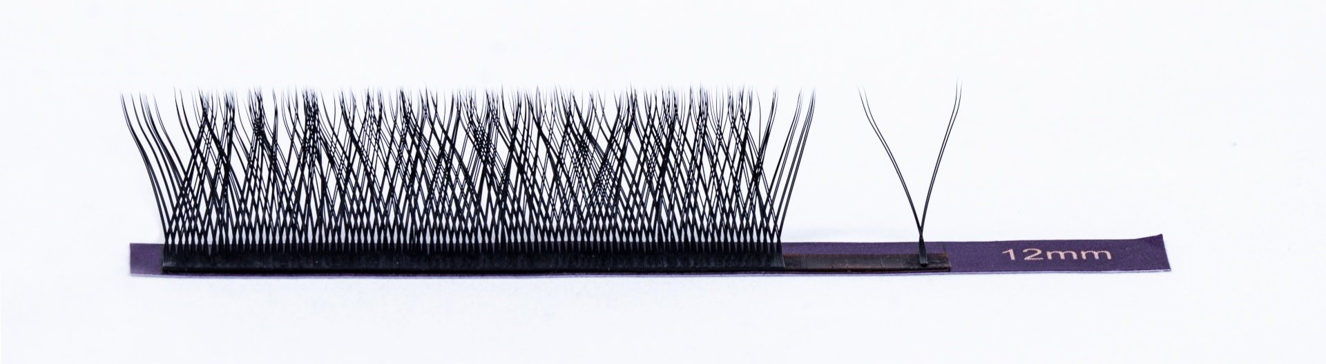 Easy-to-Pick YY Lashes for Effortless Application