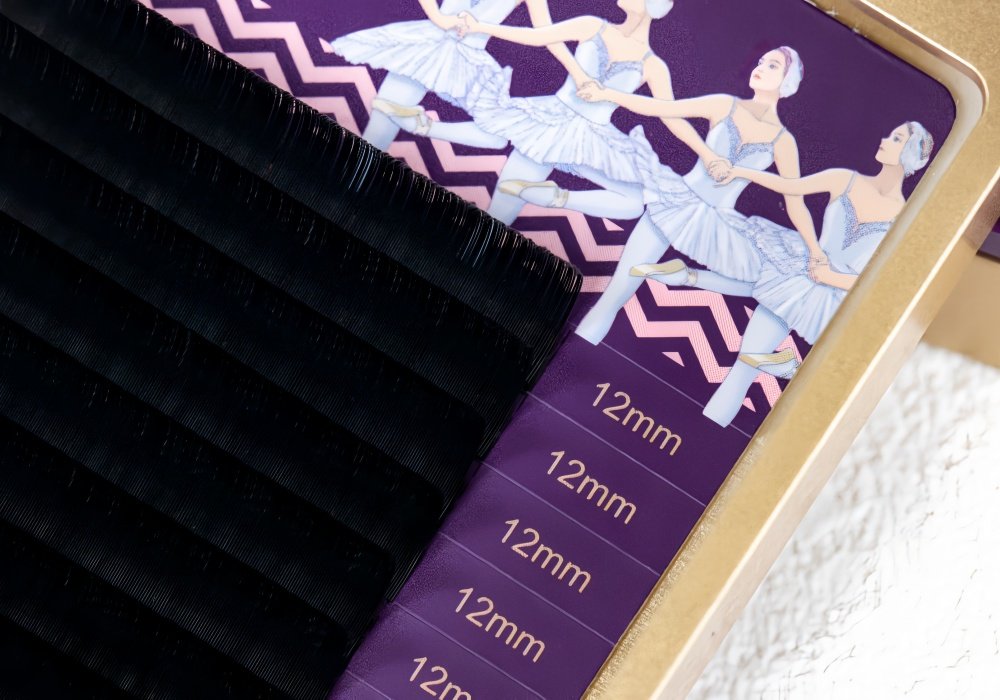 classic lash details